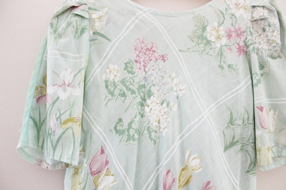 AS IS vintage 80s Pastel Mint Green Tulips & Hydr… - image 3