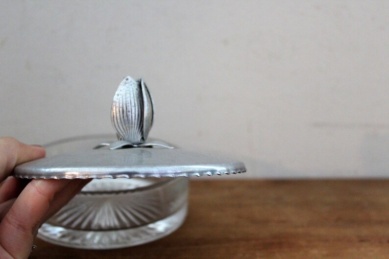 vintage 50s Tulip Flower Hammered Aluminum Lidded Glass Trinket Jewelry Dish Retro Dresser Decor