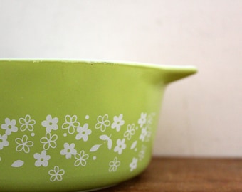 vintage 1960s Pyrex Lime Green Crazy Daisy Spring Blossom 472 B Casserole Dish
