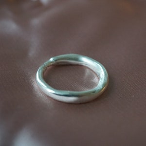 Molten silver ring - organically shape ring - handmade ring - free form ring - minimalist - liquid silver ring -stackable- irregular shape