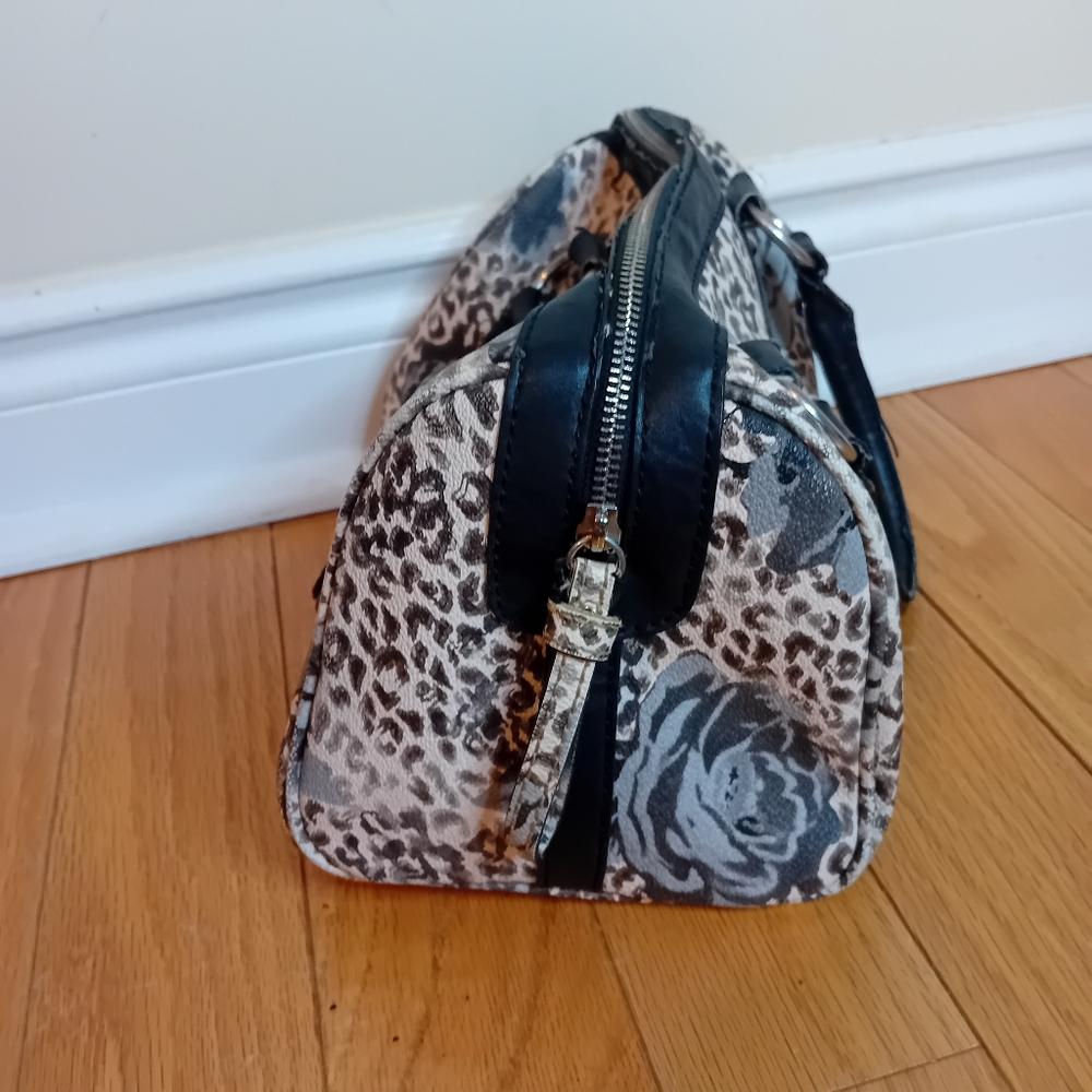 Vintage Y2K 2000swomen's Guess Floral Flower Cheetah Leopard Print