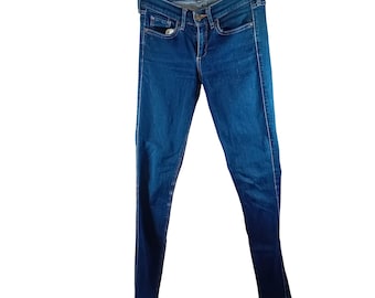 Jeans ajustados de mezclilla de tiro bajo y elasticidad perfecta de Abercrombie & Fitch, color oscuro, talla 0R 25W (año 2000).