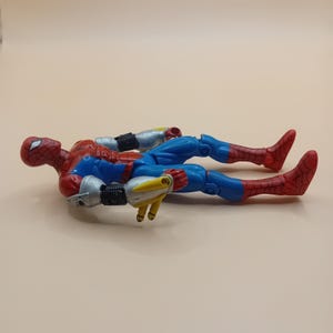 1997 Vintage Toy Biz Spider-Man Deluxe Netz-Spritzer Actionfigur Spielzeug Superheld Bild 8