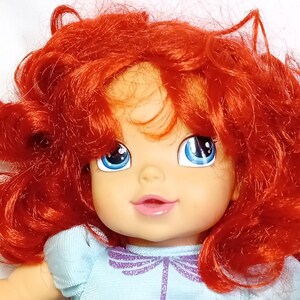 Jakks Pacific Disney Princess Baby Ariel Deluxe Toddler Doll La Sirenetta LEGGI immagine 4