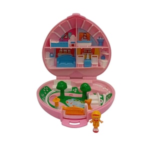 Vintage 1989 80s VTG Bluebird Polly Pocket Country Cottage Dollhouse Heart Compact Miniature Playset 1 Figure Kidcore Nostalgia Girls Toys