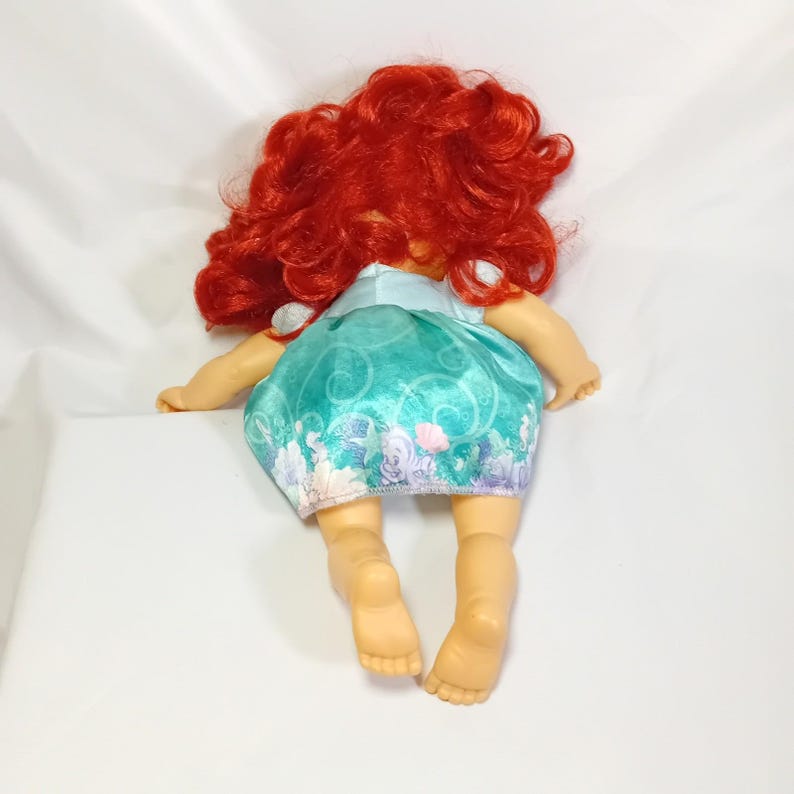 Jakks Pacific Disney Princess Baby Ariel Deluxe Toddler Doll La Sirenetta LEGGI immagine 7