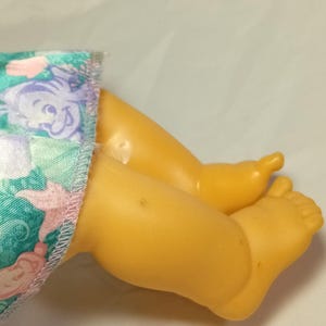 Jakks Pacific Disney Princess Baby Ariel Deluxe Toddler Doll La Sirenetta LEGGI immagine 12