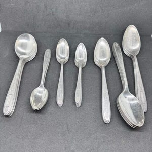 Antique 1920s Community “Grosvenor” Silverplate Spoons by Oneida