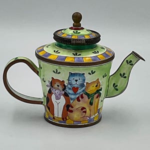 Kevin Chen enamel on copper eyeglass holder tray “Cats” design signed Vintage Kelvin Chen - Etsy Australia main image 4