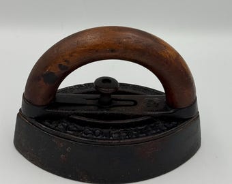 Antique Enterprise Manufacturing Co of Phila Pa Sad Iron nr. 50 maat 3