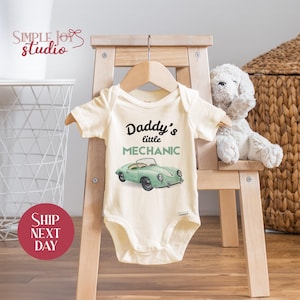 Daddy's Little Mechanic Baby Onesies® ブランド、新米パパへの父の日ギフト、かわいいベビー服、おもしろ車好きベビーボディスーツ (SK-DAD27)