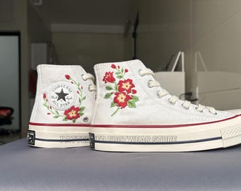 Converse brodées de fleurs rouges | Chaussures montantes personnalisées Chuck Taylor