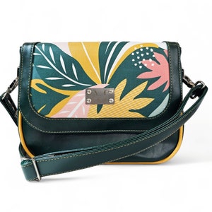 sac à main-sac besace femme-bandoulière réglable-fermeture zippée-simili vert-toile enduite imprimée-entièrement cousu main-personnalisable