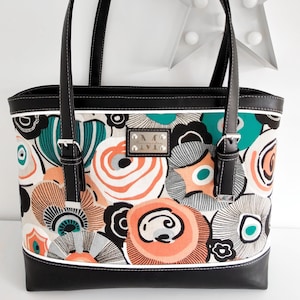 sac à main femme,simili noir,Tissu en coton fleuri,sac bandoulière, sac fourre-tout,tote bag chic rétro,cousu main, personnalisable.