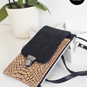 Pochette Téléphone Universelle en Liège Naturel | Sacoche Bandoulière Fine & Pratique | Étui Smartphone Chic et Durable | cousu main