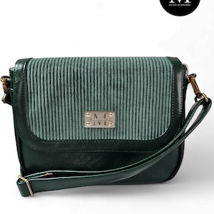 sac à main velours côtelé-sac besace femme- velours côtelé et simili vert-bandoulière réglable- fermeture zippée-cousu main-personnalisable