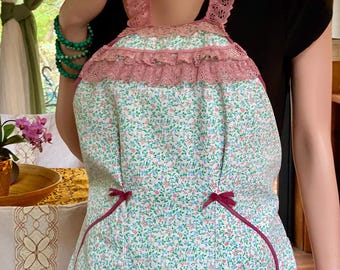 Vintage Floral Bib Apron: 1940s Cotton, Pink Lace Trim