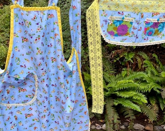 Matching Mother Daughter Aprons: Blue Floral Cotton, Vintage Lace