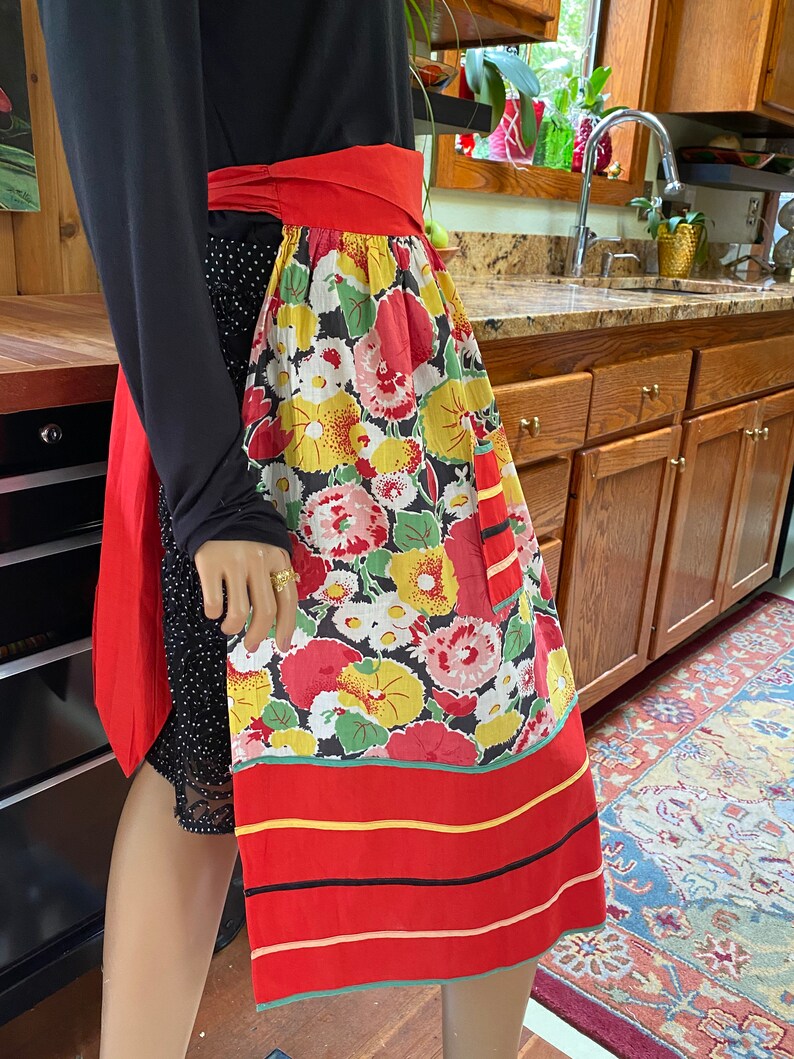 vintage aprons with pockets