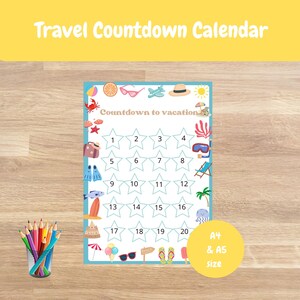 Op de afbeelding: Een printbare aftelkalender voor de vakantie met een blauw-wit ontwerp. De kalender heeft 20 sterren met de nummers 1 tot en met 20. De kalender is versierd met verschillende zomerse vakantie-iconen, waaronder een koffer, een zonnebril, een parasol, een palmboom, een zeester, een krab, een vis, een schelp, een kwal, een strandstoel, een paar slippers en een ijsje. De tekst "Aftellen naar de vakantie" staat bovenaan de kalender. De tekst "Formaat A4 & A5" staat in de rechterbenedenhoek.