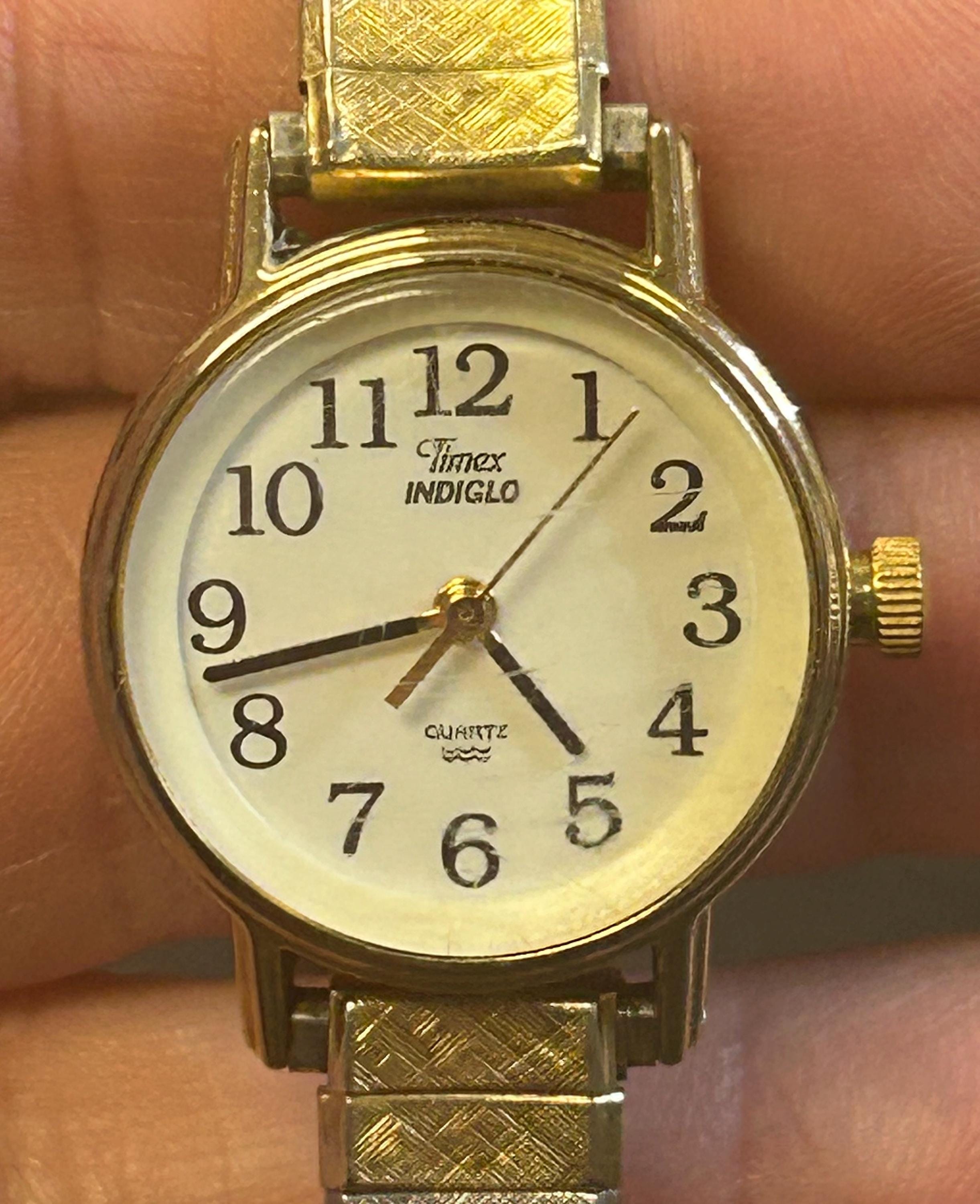 Montre Vintage Timex Pour Femme, état D'origine Non Testée, Multicouleur