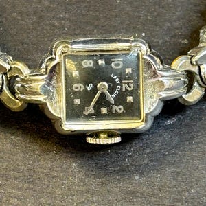 Ladies Vintage Lady Elgin manual wind watch