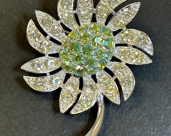 1960s Vintage Sarah Coventry flower brooch