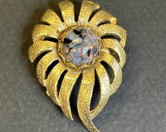 Rare!! Vintage Mi amore’ flower brooch