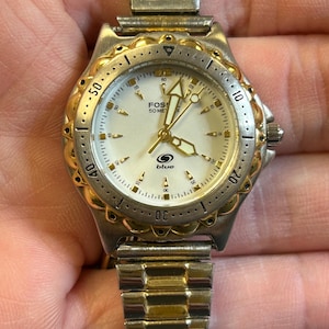 Womans Fossil Blue 30 Meter Uhr