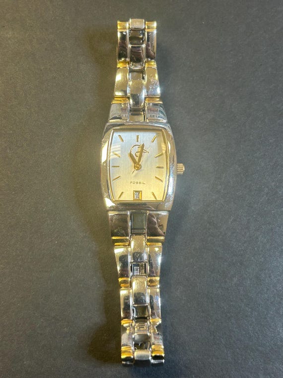 Ladies Fossil F2 Ducks Unlimited watch - image 2