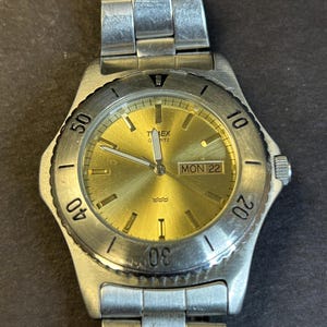Mens Vintage Timex water resistant watch