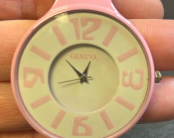 Womans New Geneva fashion cuff watch