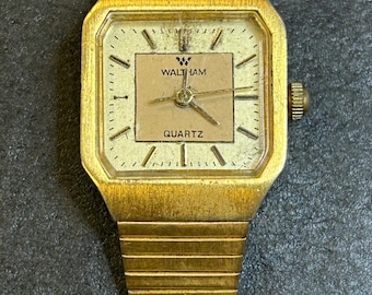Waltham Two Tone Black Dial Ladies 25mm Quartz Wristwatch C. 1980