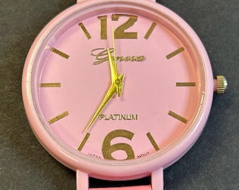 Womans Geneva Platinum fashion watch