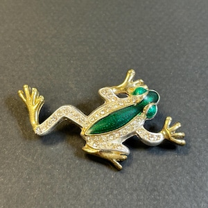 Vintage Enamel leaping frog brooch
