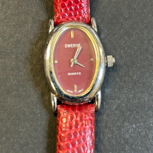 Montre Swerve vintage pour femme