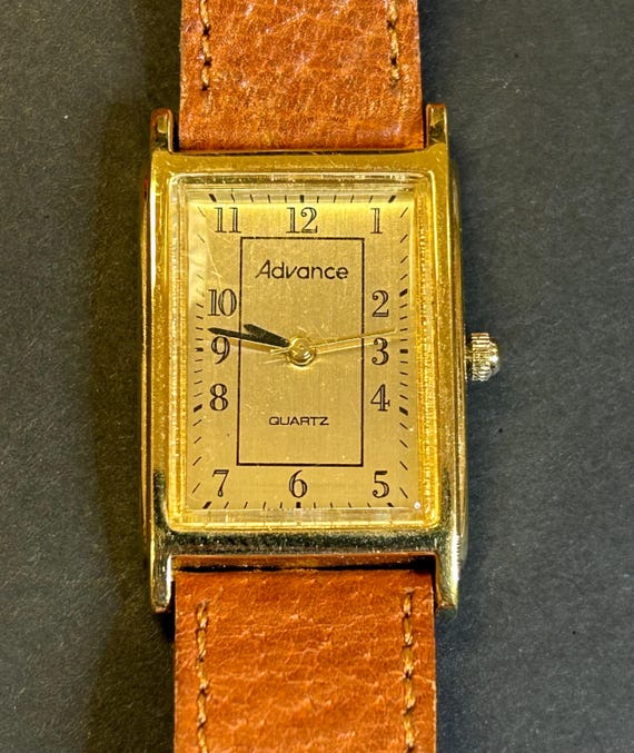 1980s Ladies Vintage Advance watch