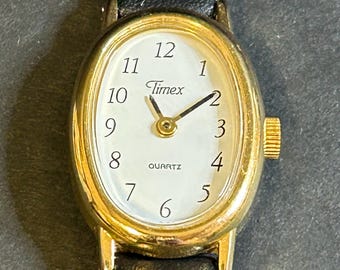 Ladies Vintage Timex Cavatina watch
