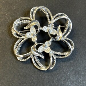 Vintage Sarah Coventry brooch