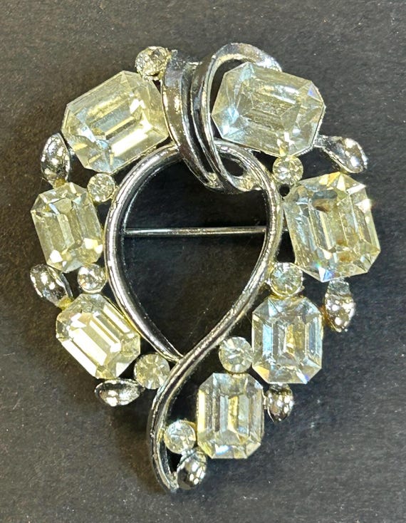 Lisner signed Rhinestone Brooch - image 1