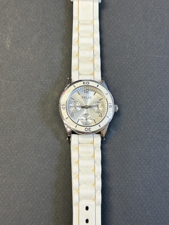 Ladies Relic by Fossil Chronograph watch - image 2