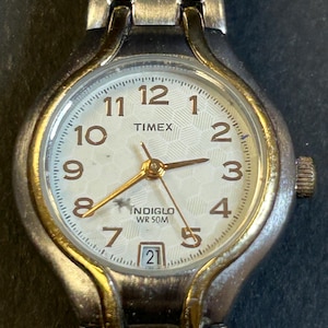 1990s Vintage Ladies Timex Indiglo watch