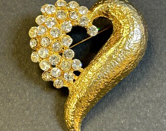 Spilla A Forma Di Cuore Con Nastro Da Sarta – Vintage Argento, Ispirazione Cucito Artigianale