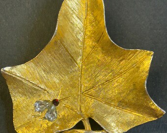 Vintage gold leaf brooch