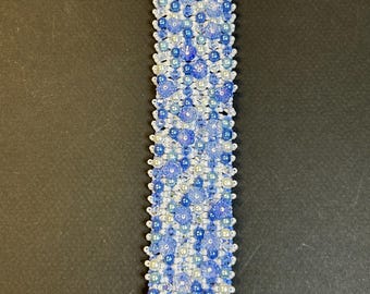 Handmade Swarovski crystals and pearl flower bracelet