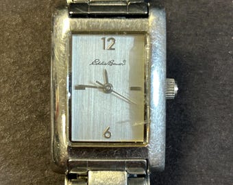 Vintage EDDIE BAUER Quartz Watch: Silver Bracelet, Burgundy  display picture 3