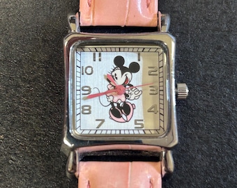 Ladies/Girls Vintage Disney Minnie Mouse watch