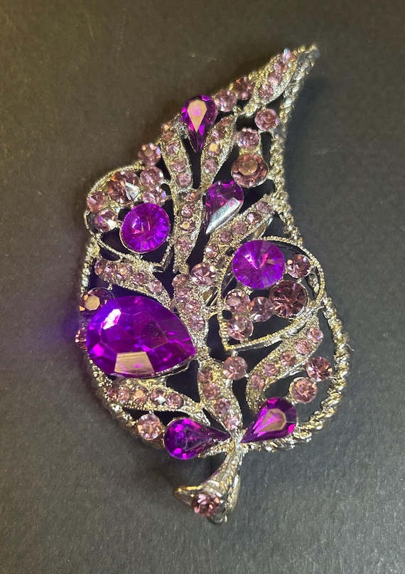 Bling! Rhinestone leaf brooch/pendant