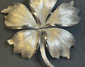 Perfect! Vintage Crown Trifari leaf brooch