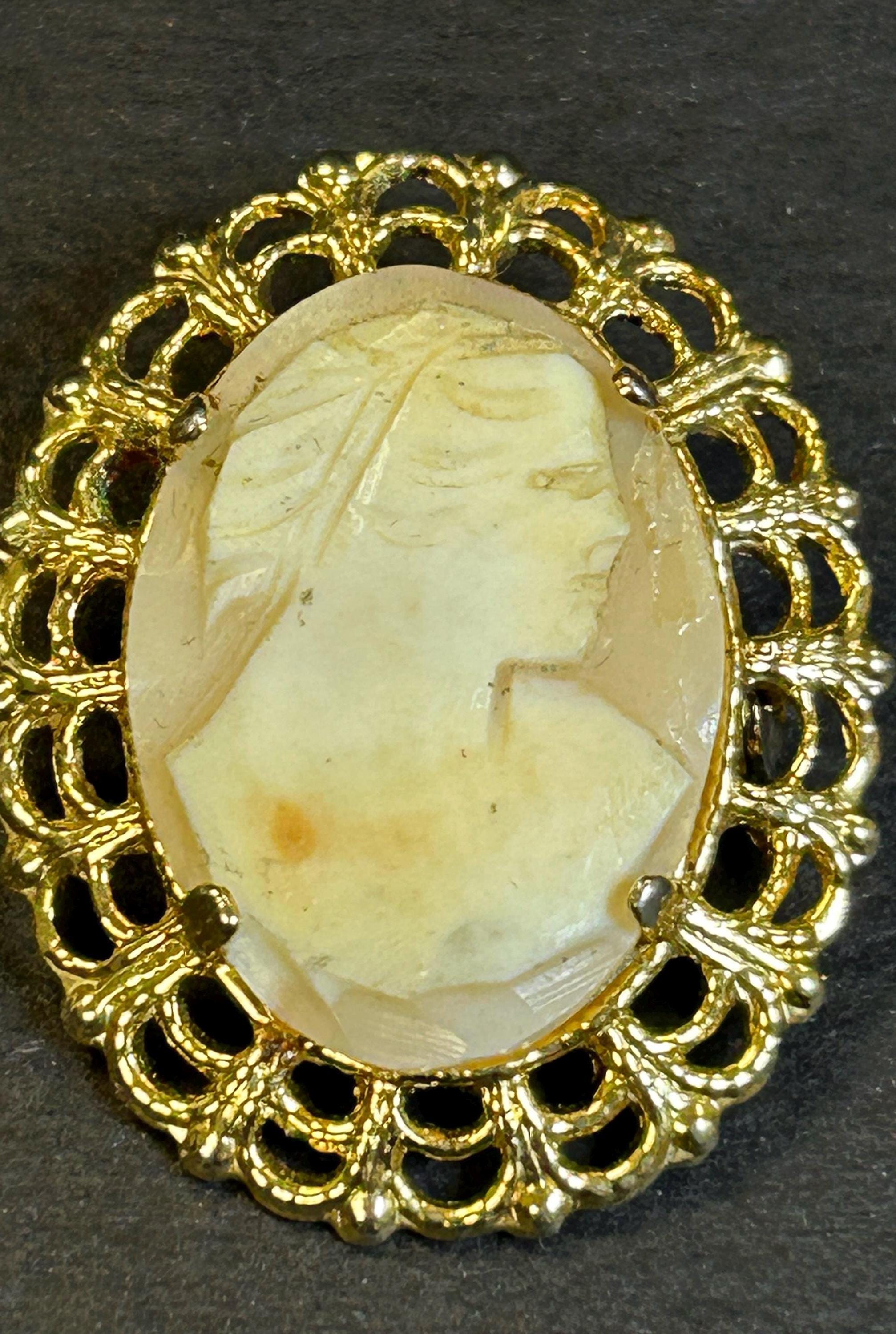 ヴィンテージの彫刻が施された貝殻の肖像カメオ - Etsy 日本